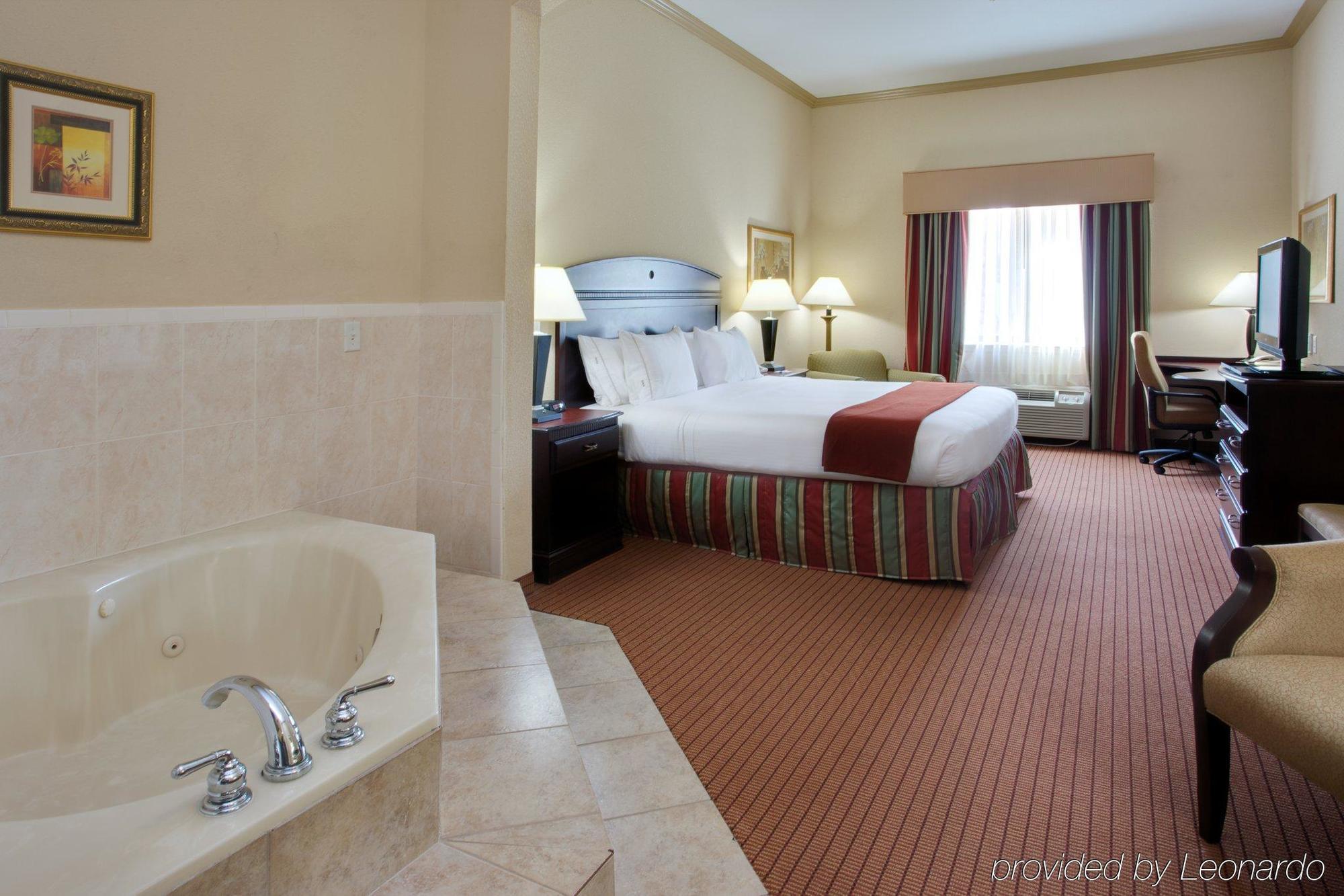 Holiday Inn Express & Suites Wharton By Ihg Værelse billede
