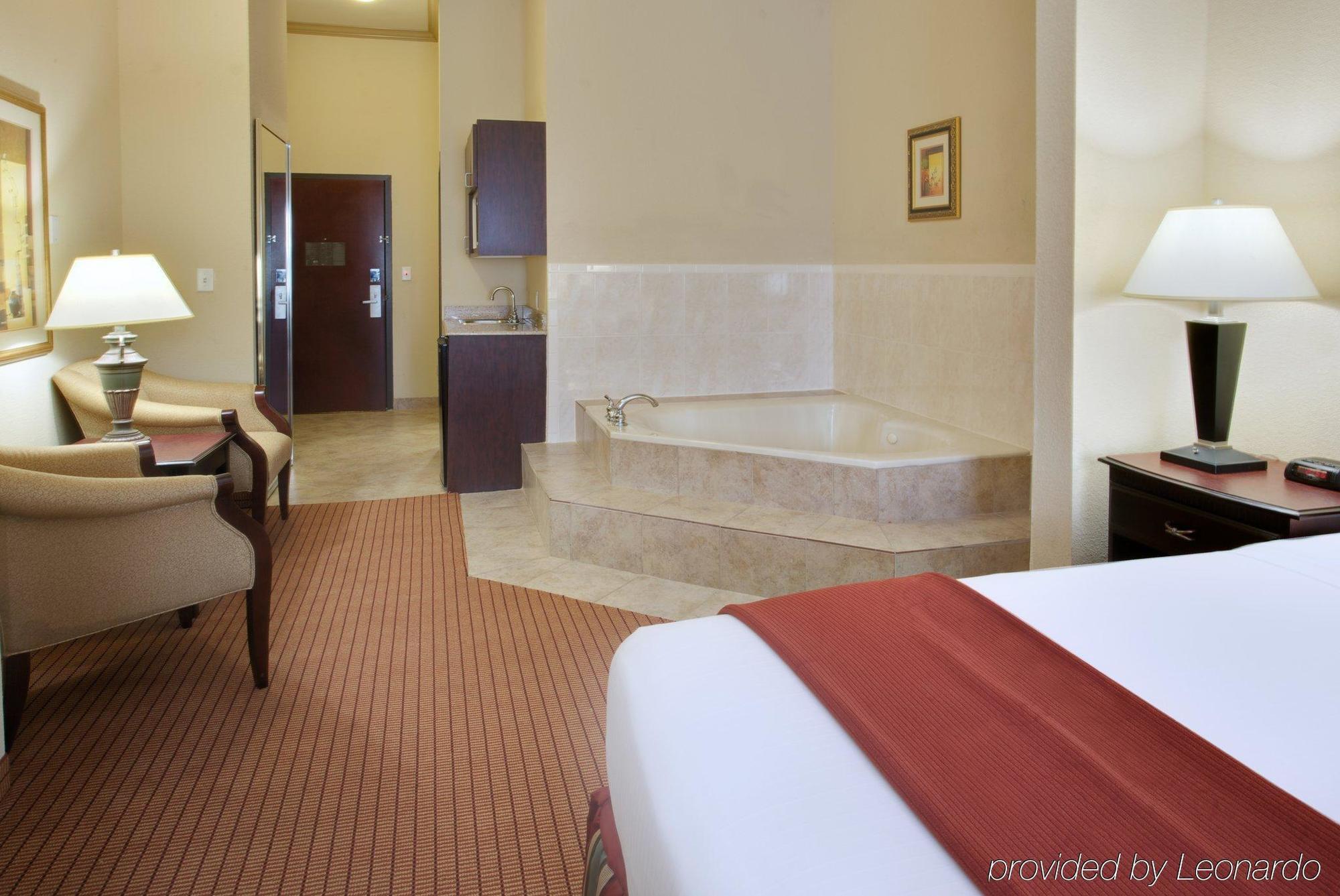 Holiday Inn Express & Suites Wharton By Ihg Værelse billede