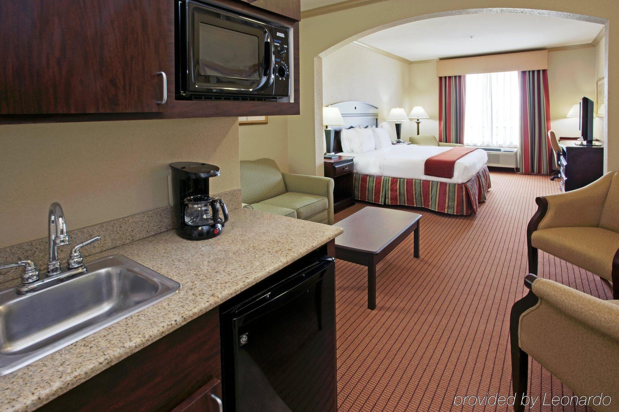 Holiday Inn Express & Suites Wharton By Ihg Værelse billede